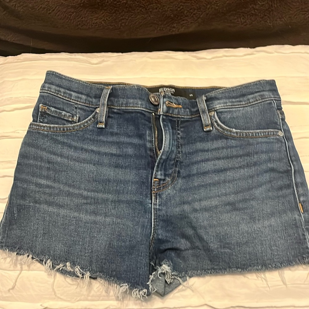 Hudson Jean shorts. Like new condition. Size 25.
